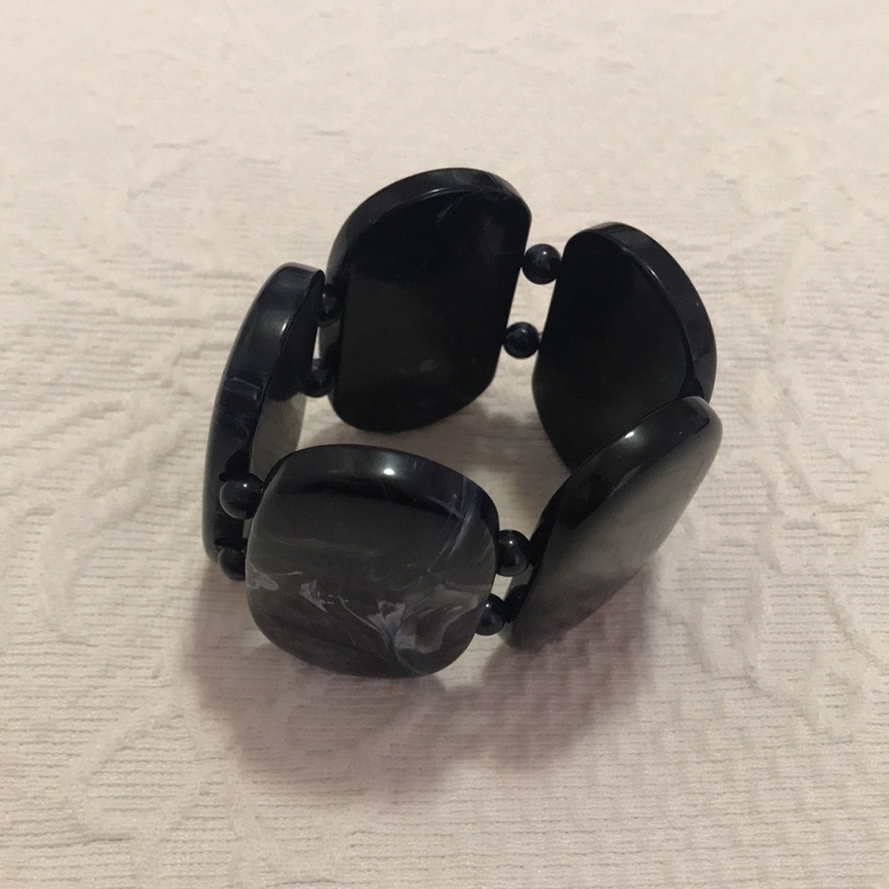 Jewelry - Picture 2 of 4